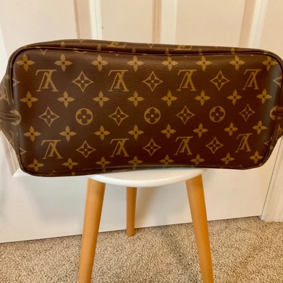 Louis Vuitton Monogram Neverfull MM w/pochette - Picture 5 of 12